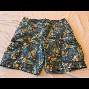 Men’s IZOD saltwater Tropical shorts size 36 waist
